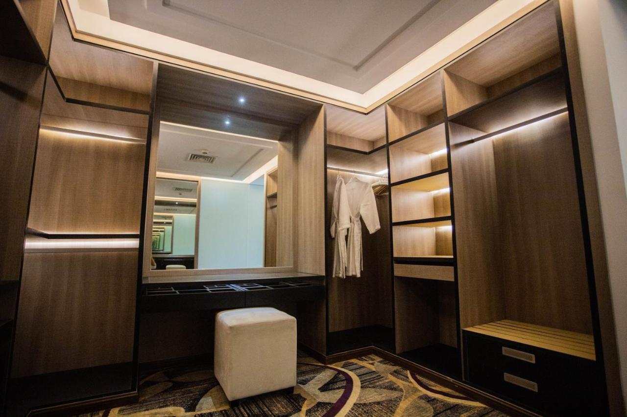 The Mira Park 5*